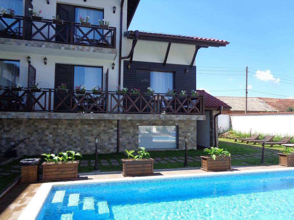 Einstein House & Spa Marchevo Esterno foto